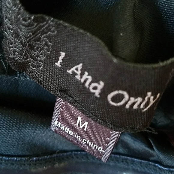 Strapless black dress w detailing on pockets - Picture 6 of 6